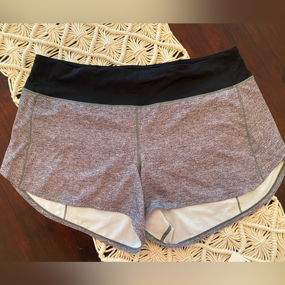 Lululemon Speed Up Mid Rise Short 4” lined